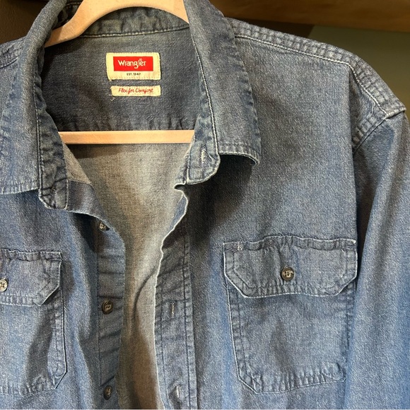 Wrangler Men’s XL Blue Comfort Denim Button Up Shirt Western Workwear - Picture 2 of 7